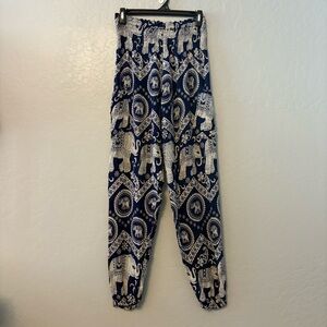 The elephant pants navy and cream elephant print harem 100% rayon pants small